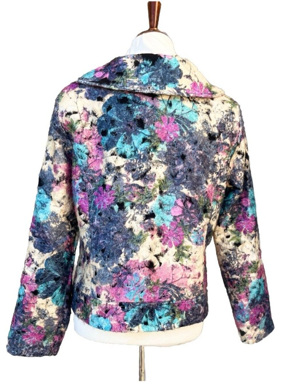 Vintage City Girl Nancy Bolen Fuzzy Floral Jacket - Picture 13 of 15